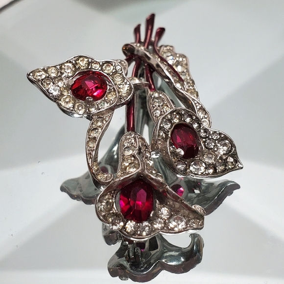 TRIFARI Collectors 1940's A. Spaney Ruby Calla Lilly Brooch Pin - Picture 6 of 7